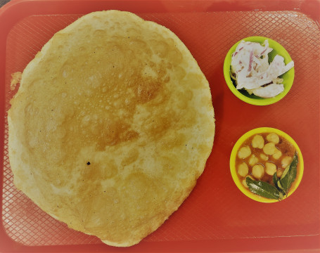 Chola Poori With Chenna Masala