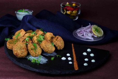 Kichererbsen-Nuggets Mit Mayo-Dip