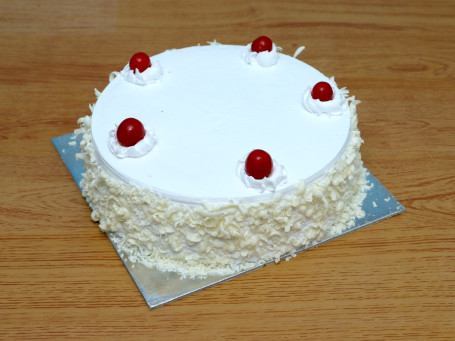 White Forest Cake (Half Kg) (Egg)