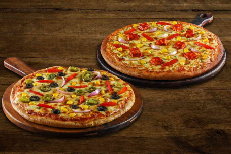Zwei Mittelgroße Spezial-Gemüse-Pizza-Kombinationen.