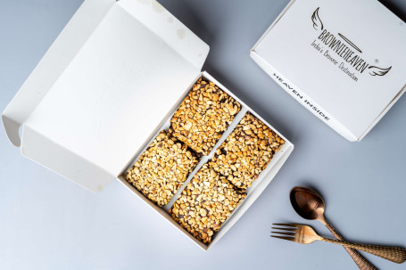 Roasted nuts Brownie Box