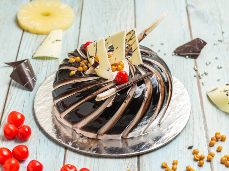 Choco Crunch Cake (500 Gm)