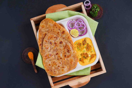 Hähnchen-Mughlai-Soße Mit Dreieck-Paratha