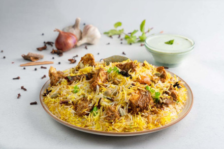 Hyderabadi Dum Chicken Biryani (Ohne Knochen) (Für 1 Person)