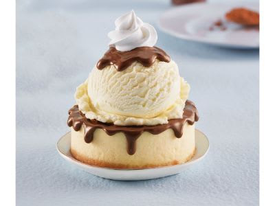 Vanilleeis Mit Nutella-Aufstrich Und Käsekuchen-Eisbecher