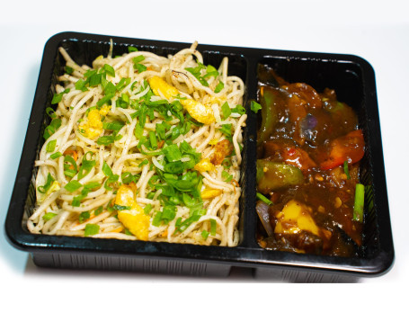 Egg Noodles With Chilli Chicken (3 Pcs)
