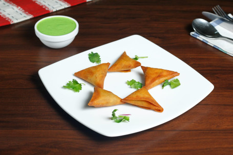 Mutton Samosa (6 Pcs)