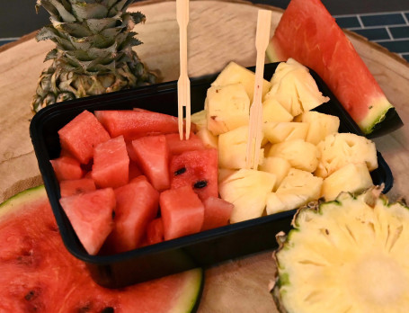 Watermelon And Pineapple Platter (300Gm)