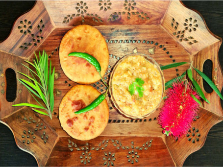 Fried Bharwa Litti Chokha [Bs]