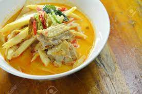 Local Chicken Curry With Bamboo Shoot (6 Piece)