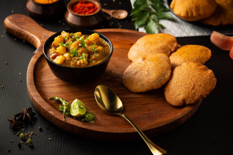 Puri Sabzi 5 Pcs