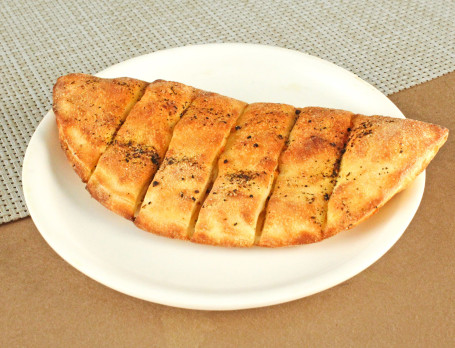 Stuffed Garlic Bread With Dip