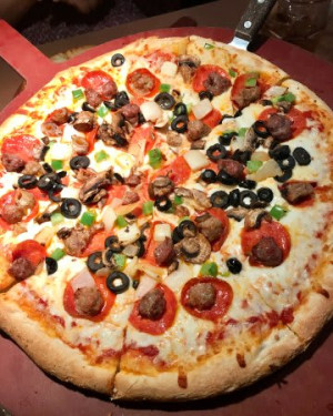 Large Italian Pizza [9
