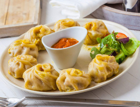 Chicken Schezwan Momo 8 Pc