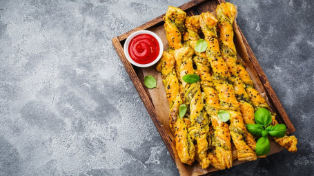 Pesto Garlic Bread With Cheese