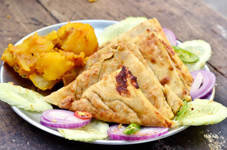 Chicken Mughlai Paratha (1 Pc)