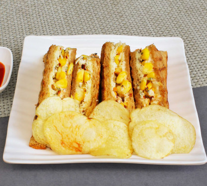 Corn Sandwich (Served With Sauce, Wafers)