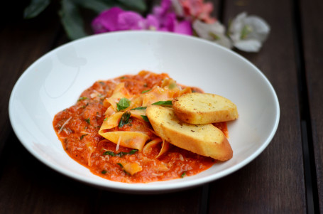 Tomato Basil And Parmesan Pasta