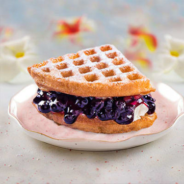 Blaubeer-Frischkäse-Waffel