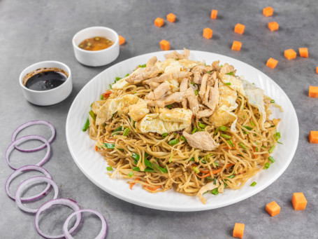 Wok Tossed Chicken Hakka Noodles (Large)