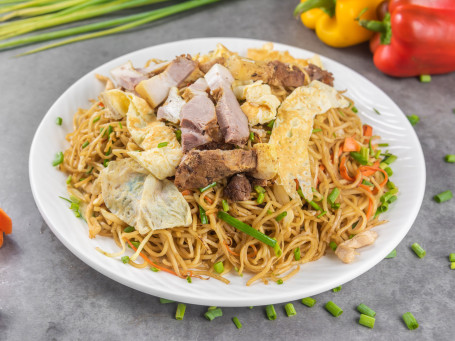 Wok Tossed Pork Hakka Noodles (Large)