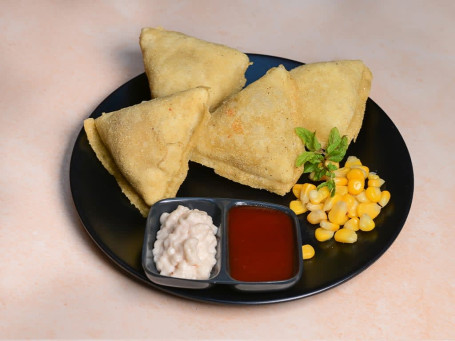 Cheesy Corn Samosa (4Pcs)