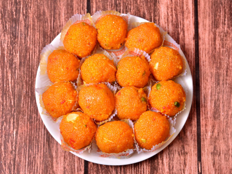 Desi Laddu