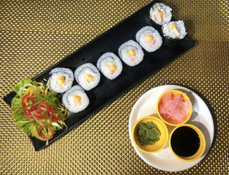 Shrimps Sushi Roll (8 Pcs)