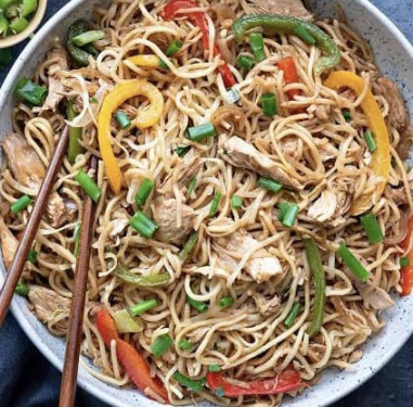 Chicken Hakka Noodleds