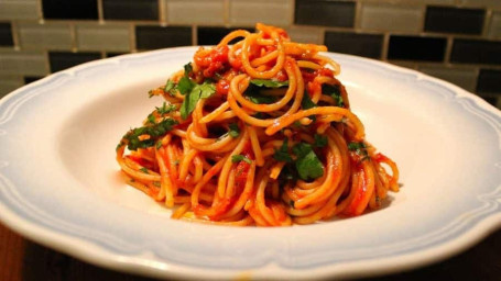 Veg Spaghetti Arrabiata (Spicy Red Sauce Cheese)