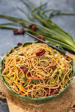 Chilli Burnt Garlic Vegetable Hakka Noodles