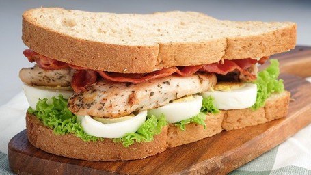 Hähnchen Club-Sandwich