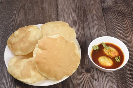 Luchi With Egg Kosha