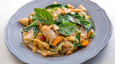 Pad Kee Mao (L)