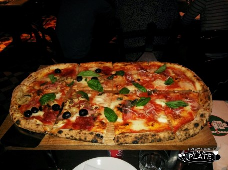 Pizza Parma Und Rucola