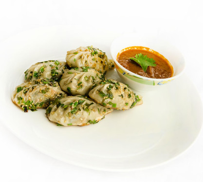 Steamed Chicken Cheese Momos (6 Pcs)