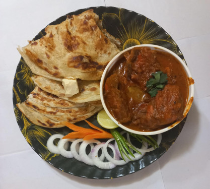 Butter Laccha Paratha (3 Pieces) Chicken Jalfrezi (3 Pieces) Salad