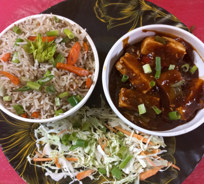 Veg Fried Rice(750Ml) Paneer Chilli (4 Pcs)