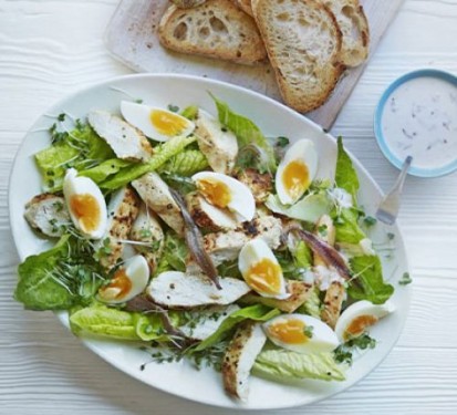 Gegrillter Hähnchen-Caesar-Salat