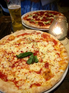 Pizza Sardinien