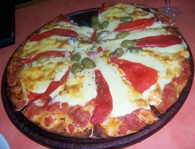 Pizza Mit Schinken Und Morrones