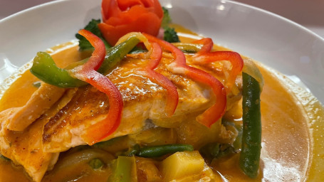 Chu Chi Salmon In Pineapple Curry