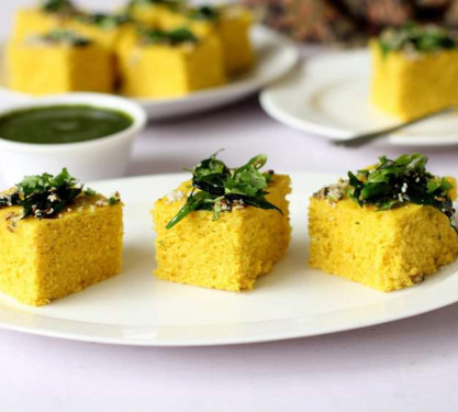 Special Khaman Dhokla [4 Pieces]