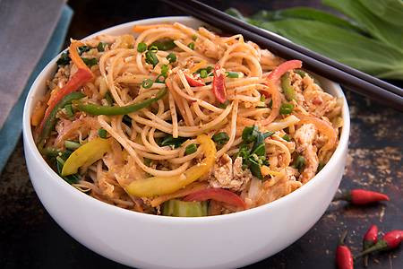 Chili Garlic Noodles [Egg Chicken]