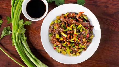 Beef Stir-Fry With Wild Green Pepper/Yě Shān Jiāo Niú Ròu