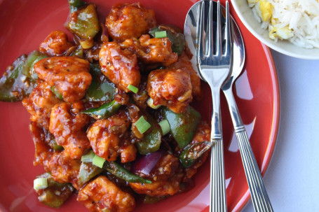 Boneless Chilly Chicken (Dry Or Gravy) [8 Ps]