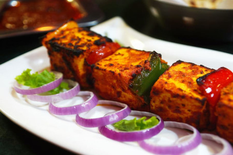 Lal Mirch Ka Paneer Tikka [6 Pieces]