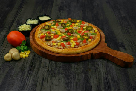 Carnival Veg Pizza