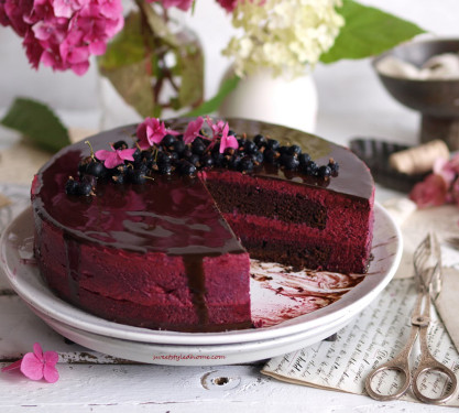 Black Currant Glaze Cake