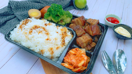 Braised Pork Belly Rice Bowl (Kòng Ròu Fàn